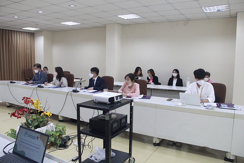 3.	Four KEAD representatives and a Thai - Korean interpreter attended the knowledge-sharing program.