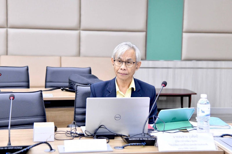 Mr. Somchai Rungsilp, APCD facilitator was encouraging all participants to share information in order to review, report and monitor the implementation of this significant plan.