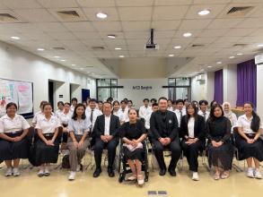 Group photo of Srinakharinwirot University team and APCD team