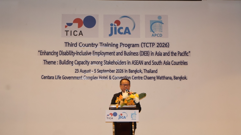 Mr. Piroon Laismit delivers an opening speech for the Third Country Training Program 2026 (TCTP 2026), “Enhancing Disability-Inclusive Employment and Business (DIEB) in Asia and the Pacific”.