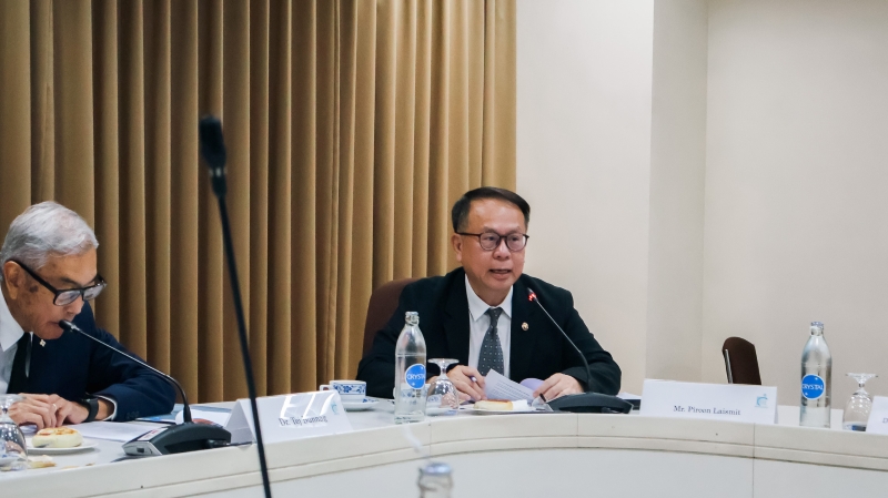 Mr. Piroon Laismit, Executive Director of APCD, invites Mr. Somchai Rungsilp, Manager of the Community Development Department, to give a presentation.