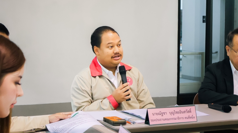 Mr. Nattacha Boonchaiinsawat, First Vice-Chairperson of Committee on Social Welfare, delivers opening remarks at the meeting.