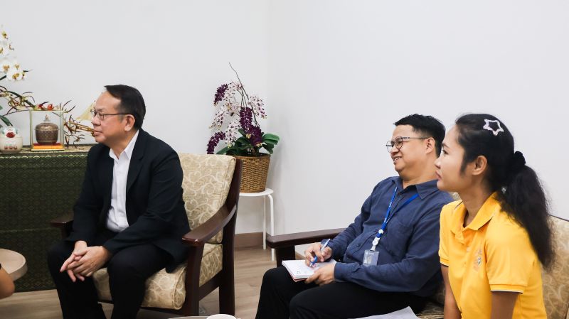 Picture 4: From left to right, Mr. Piroon Laismit, Mr. Watcharapol Chuengcharoen, and Ms. Siriporn Praserdchat listen to the discussion