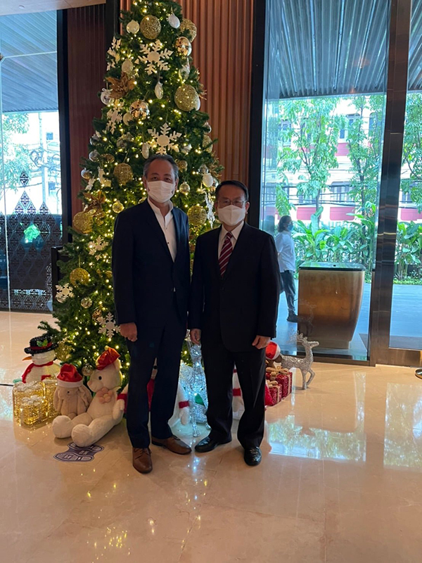 On 24 December 2021, Mr. Piroon Laismit, the APCD Executive Director, on behalf of APCD received Hyatt Community Grant Fund for 17,675.00 USD from Mr. Sammy Carolus, General Manager of the Hyatt Regency Bangkok Sukhumvit Hotel for the “Disability-Inclusive Business (DIB) project for training to Persons with Disabilities”.