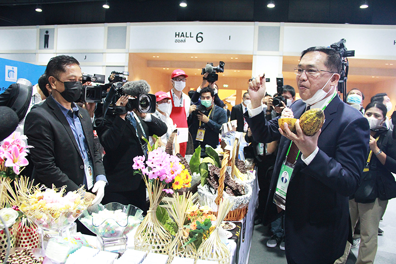 At the Asia-Pacific Economic Cooperation – APEC, the APCD 60+ Plus Bakery & Chocolate Café was supported by the Ministry of Foreign Affairs by having a booth at the Queen Sirikit National Convention Center (QSNCC) during 15-19 November 2022. 