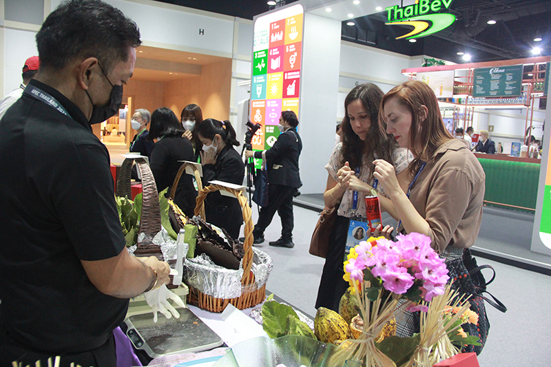 At the Asia-Pacific Economic Cooperation – APEC, the APCD 60+ Plus Bakery & Chocolate Café was supported by the Ministry of Foreign Affairs by having a booth at the Queen Sirikit National Convention Center (QSNCC) during 15-19 November 2022. 