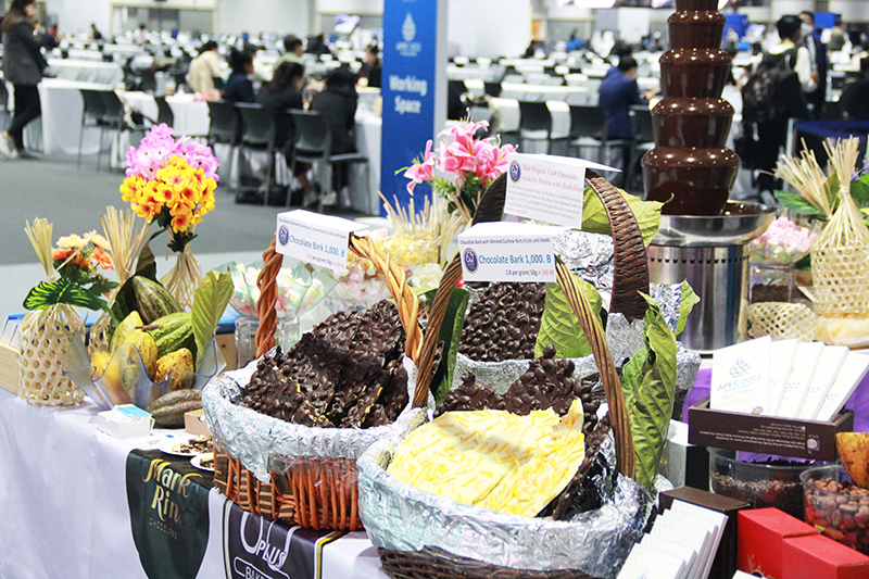At the Asia-Pacific Economic Cooperation – APEC, the APCD 60+ Plus Bakery & Chocolate Café was supported by the Ministry of Foreign Affairs by having a booth at the Queen Sirikit National Convention Center (QSNCC) during 15-19 November 2022. 