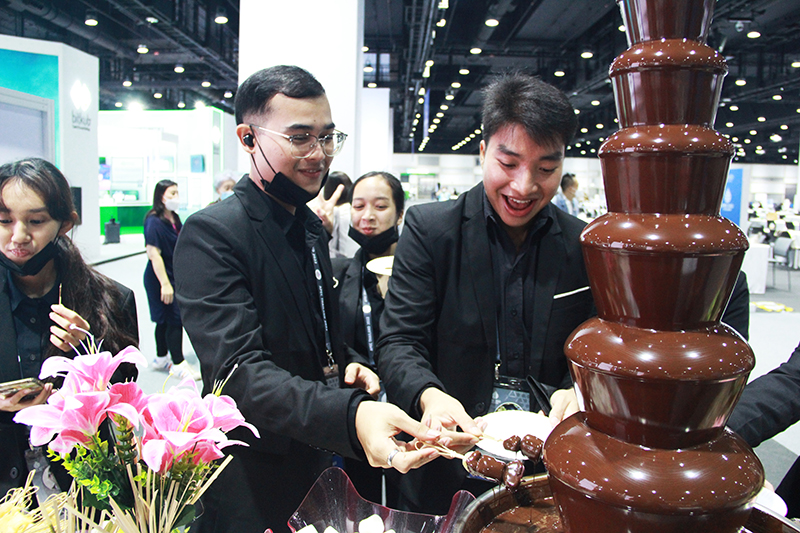 At the Asia-Pacific Economic Cooperation – APEC, the APCD 60+ Plus Bakery & Chocolate Café was supported by the Ministry of Foreign Affairs by having a booth at the Queen Sirikit National Convention Center (QSNCC) during 15-19 November 2022. 