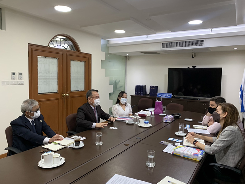 APCD team also met Mr. Ariel Seidman, the Deputy Chief of Israel Mission and Mr. Wanarat  Chanphet, Political Officer of the Embassy of Israel in Thailand.  It is to seek a possibility for collaborations.
