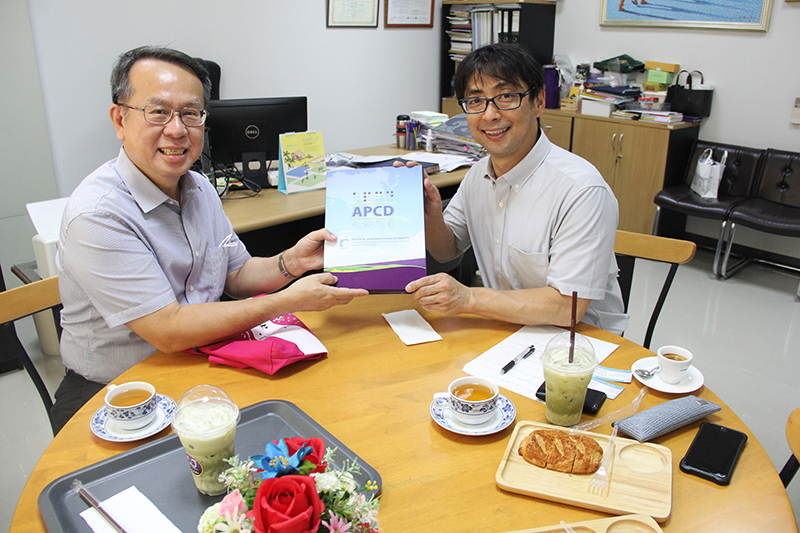 On 8 July 2022, Prof. Jun Nakagawa, Faculty of Contemporary Law, Tokyo Keizai University (Tokyo University of Economics) visited APCD, observing for Disability-Inclusive Business (DIB) project.