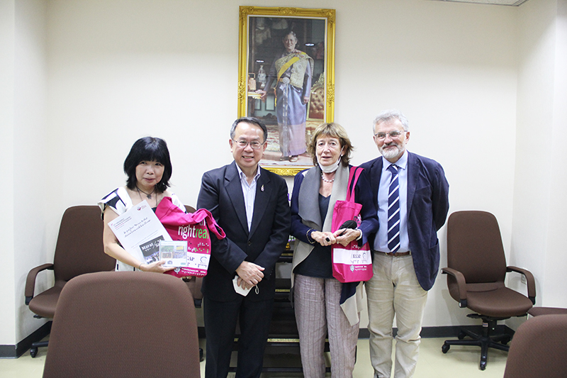 1.	Mr. Piroon Laismit, APCD Executive Director, welcomed visitors from Japan and Italy.