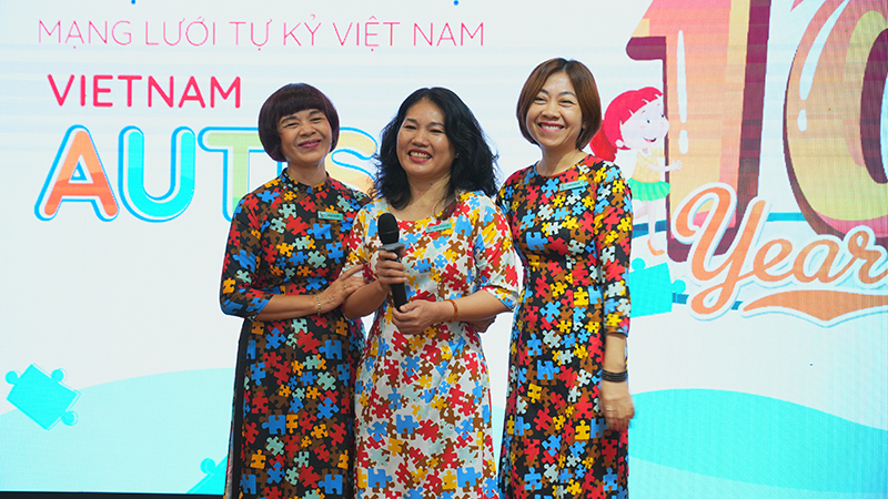 VAN Chairperson Line-up namely (from left to right) Ms. Pham Thi Yen, First Chairperson, Ms. Pham Thi Kim Tam, Current Chairperson and Ms. Hoang Ngoc Bich, Second Chairperson