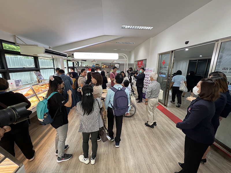 The participants observed on the disability inclusive business inside the 60 Plus Bakery and Cafe, at Thai Red Cross Society (TRCS).