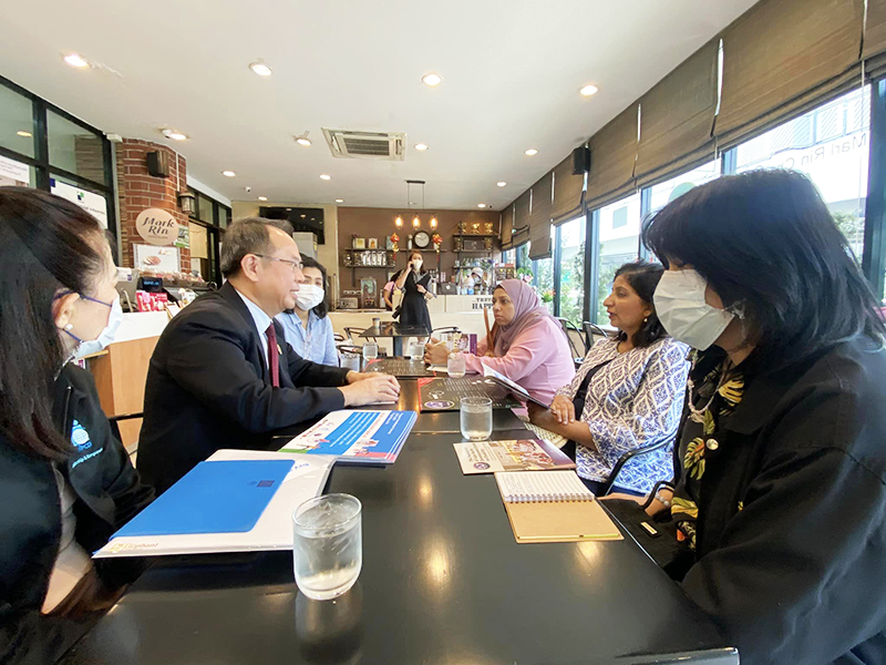 On 7 February 2023, Mr. Piroon Laismit (APCD Executive Director) welcomed YBhg. Datin Catherina (the Spouse of Ambassador of the Ambassador of Malaysia). He showed them the Disability-Inclusive Business (DIB) projects (APCD 60+Plus projects).