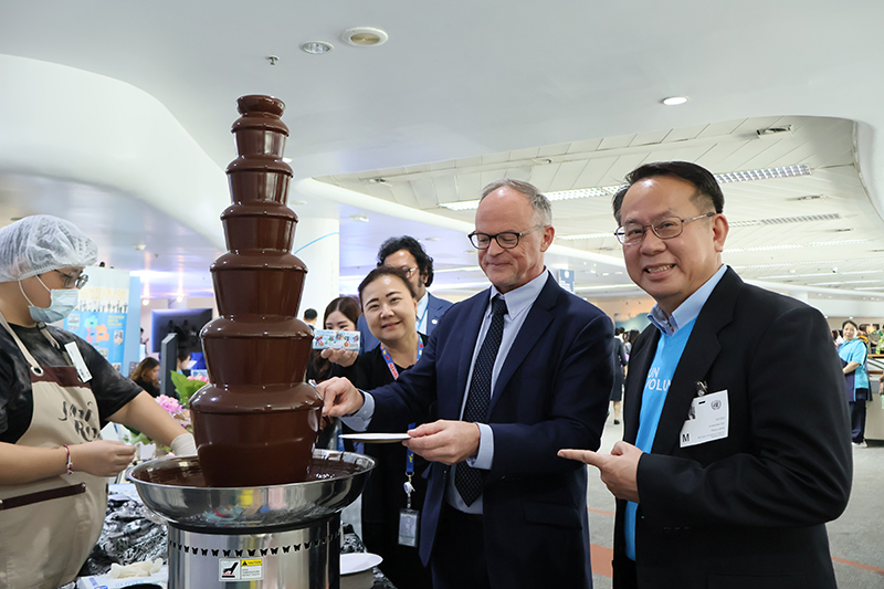 Mr. Christian Hainzl, Regional Manager, United Nations Volunteer Regional Office for Asia and the Pacific, visited the APCD, 60+ Plus Bakery & Chocolate Booth.