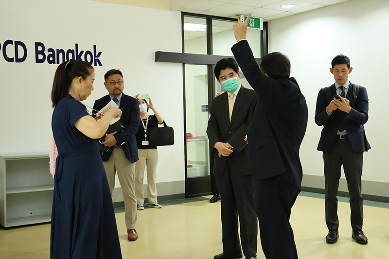 Mr. Piroon Laismit, the Executive Director of the Asia-Pacific Development Center on Disability (APCD), warmly welcomed distinguished guests from the Japanese Embassy in Thailand and the Japan International Cooperation Agency Thailand, on 4 December 2023.
