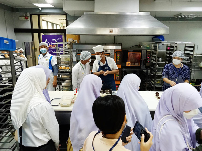 Tour of 60+ Kitchen and 60+ Bakery and Chocolate Café given by Networking and Collaboration officer, Ms. Supaanong Panyasirimongkol. 