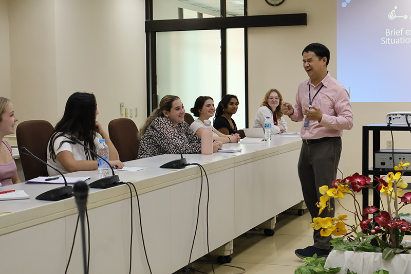 An interactive lecture on APCD’s regional activities in Asia-Pacific countries by Mr. Watcharapol Chuengcharoen, Chief, Networking and Collaboration.