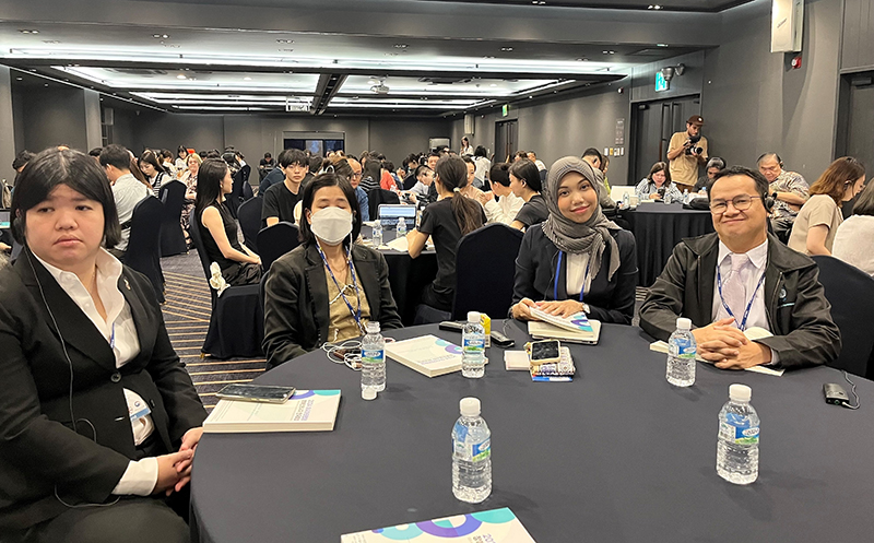 Photo of (From left to right) Ms. Supaanong Panyasirimongkol/ APCD, Dr. Nantanoot Suwannawut with Ms. Prim Kaewpradub from Department of Empowerment of Persons with Disabilities (DEP) and Mr. Watcharapol Chuengcharoen/ APCD joined the assembly actively.