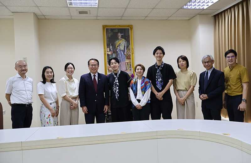 Group photo was taken with representatives from HERALBONY, JICA and APCD after fruitful discussion about future collaboration on October 7, 2024 at APCD administration building.