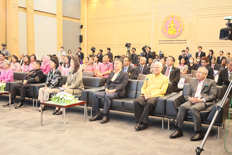 Over a hundred attendees from diverse backgrounds – A view of the conference room filled with participants and invited stakeholders, including representatives from government, civil society, disability organizations, and UN bodies. The large gathering demonstrated the collaborative spirit toward advancing disability rights in Thailand. 