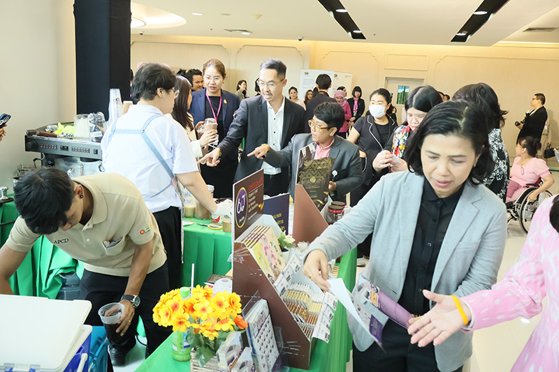 The Press Conference’s participants are interest and support APCD’s booths.