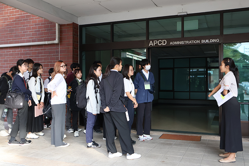 The students engaged in a hands-on exploration the 60+ Plus Bakery & Café and the APCD 60+ Plus Kitchen, supported by CP.