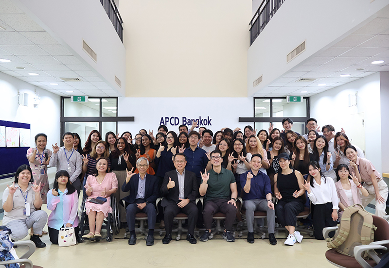 A group of students from SMU and MU visited APCD on 14 May for the reflection session and study visit as one of the overseas experiencing programs.
