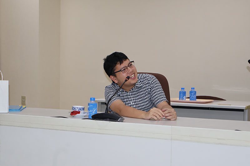 The atmosphere during the presentation and the Q&A session that followed. The attendees were very interactive and active learned and exchange with the intern’s presentation. 
