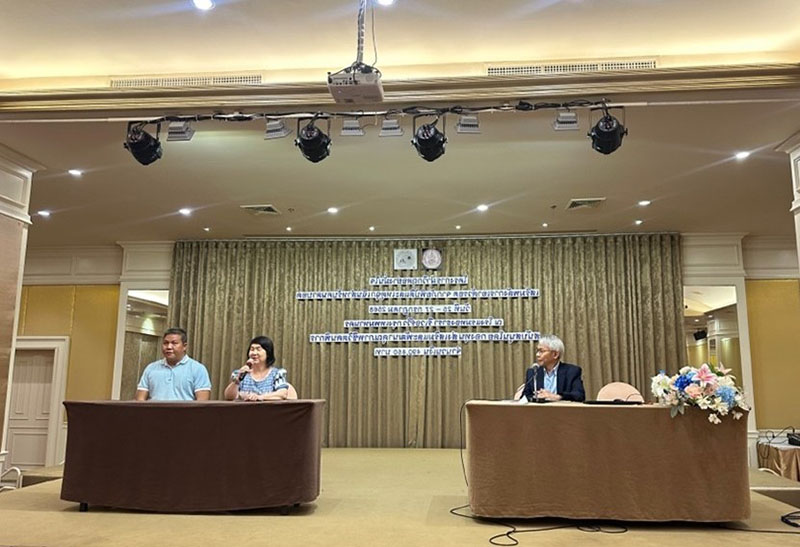 Participants with visual impairments engaged in a discussion session facilitated by Mr. Somchai Rungsilp from APCD.