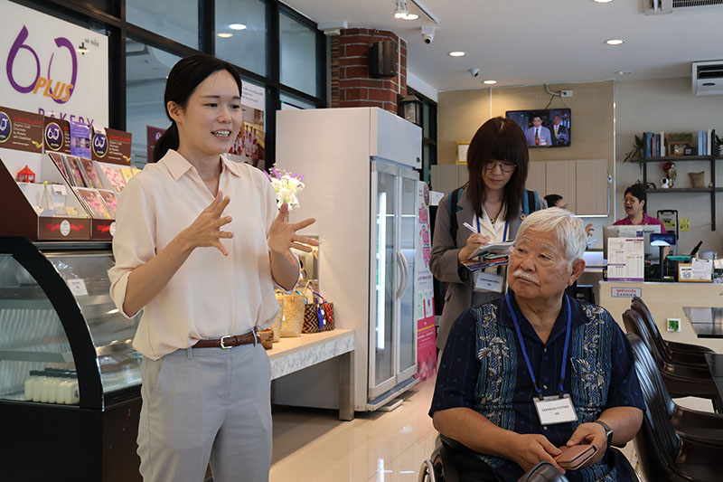 Delegates visited the “APCD 60+ Bakery & Chocolate Café and APCD 60+ Kitchen by CP project to observe disability-inclusive business initiatives in action and the study tour was led by Ms. Hiroko Itako, JOCV at APCD. 