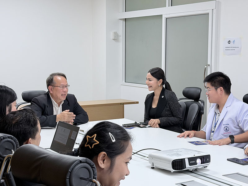 Mr. Piroon Laismit, Executive Director, APCD delivered a welcome speech.