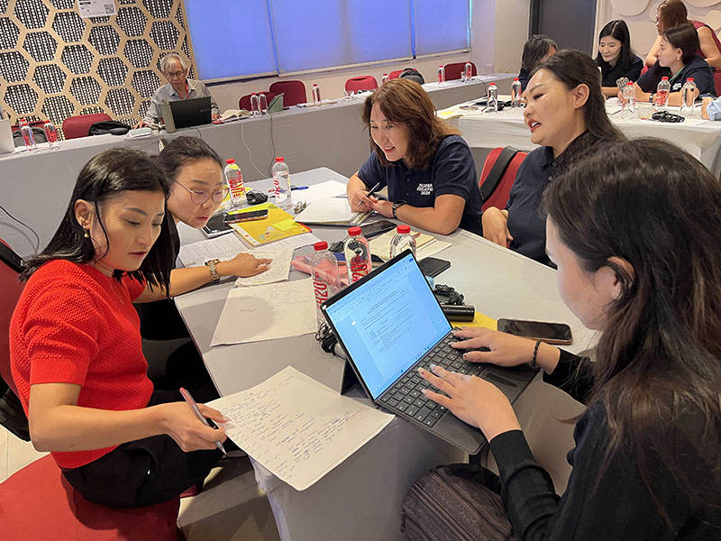 Participants worked hard and active on practicing on Training & Facilitation skills and Seminar on key lessons learned from the Course. The session was led by Mr. Watcharapol and Mr. Somchai as a commentator on 27 November.