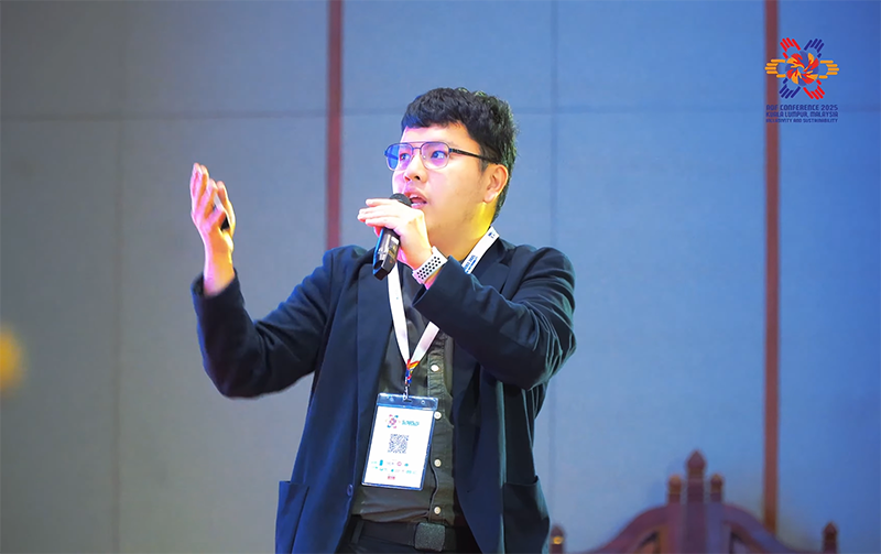 Mr. Chayoot Homdee, Community Development Officer, delivering youth perspective during Session 5, alongside with UNESCAP Officer Ms. Tingting Chen, Indonesian disability advocate Ms. Revita Alvi, and Dr. Lim Puay Tiak, vice chair of ADF as Moderator.