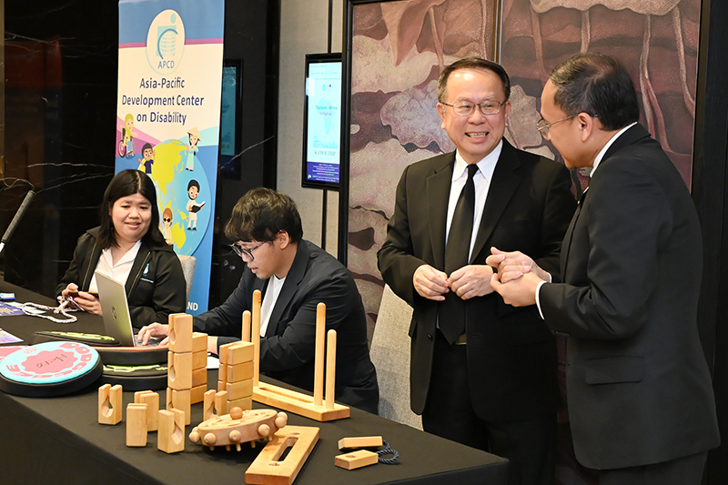 Mr. Piroon Laismit, APCD Executive Director, led the exhibition booth and presided over the Launch.