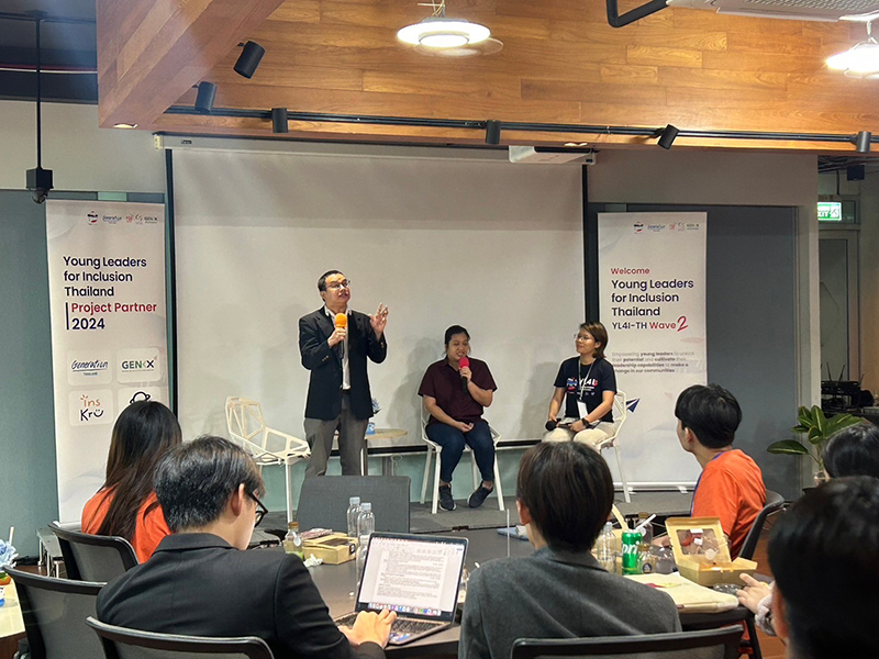 Mr. Watcharapol Chuengcharoen, APCD's Chief of Networking & Collaboration, shared his experiences relationship among empowerment, barrier-free and inclusion for young people. 