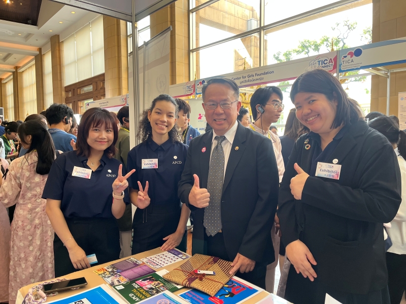 Picture 2: With the strong support and encouragement of APCD Mr. Piroon Laismit, Executive Director, APCD staff enthusiastically facilitated the booth and warmly welcomed visitors throughout the event.