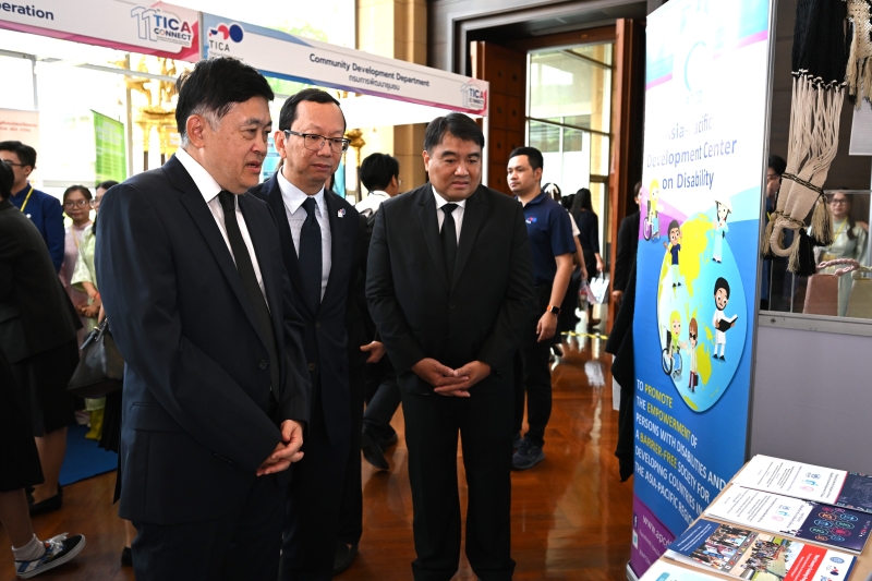 Picture 4: H.E. Mr. Arthayudh Srisamoot, Advisor to the Minister of Foreign Affairs; Mr. Chulvat Narinthrangura, TICA Director-General; and Lieutenant Sorawud Preededilok, Minister attached to TICA, officially visited APCD booth.