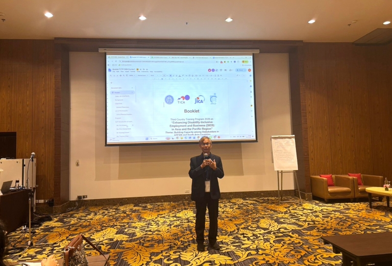 Mr. Somchai Rungsilp led the learners’ conference session and outlined the activities for the second week of the training, including a job fair at the Government Complex organized by the Ministry of Social Development and Human Security (MSDHS), as well as the purpose and expected outcomes of developing the Action Plans from the training.