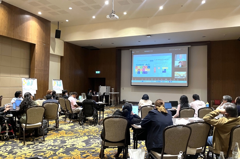 Ms. Emi Aizawa and APCD staff moderated a hybrid session with Mr. Yukio Ida of KOKUYO Co., Ltd., who presented the company’s DIEB inclusive design practices in Japan.