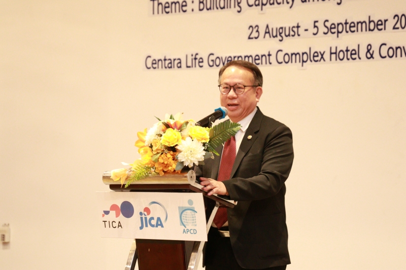Picture 4: Mr. Piroon Laismit, Executive Director of APCD, welcomed participants and emphasized the role of inclusive business in achieving sustainable development and leaving no one behind.
