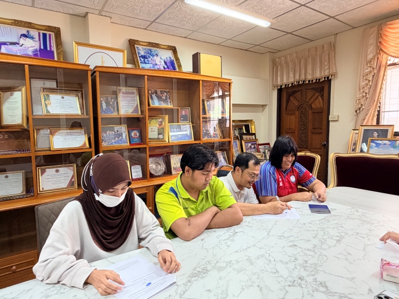 The job coach explained the consent process and participants’ rights and assisting persons with disabilities in completing consent forms before any photos or videos recording.