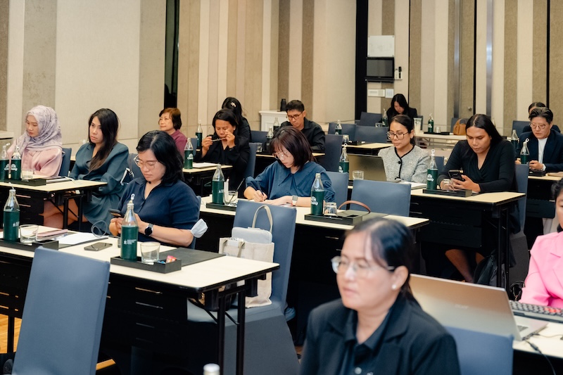 บรรยากาศการเรียนรู้แบบมีส่วนร่วมที่ส่งเสริมการแลกเปลี่ยนความคิดเห็นระหว่างผู้ประกอบการและตัวแทนจากหลากหลายภาคส่วน