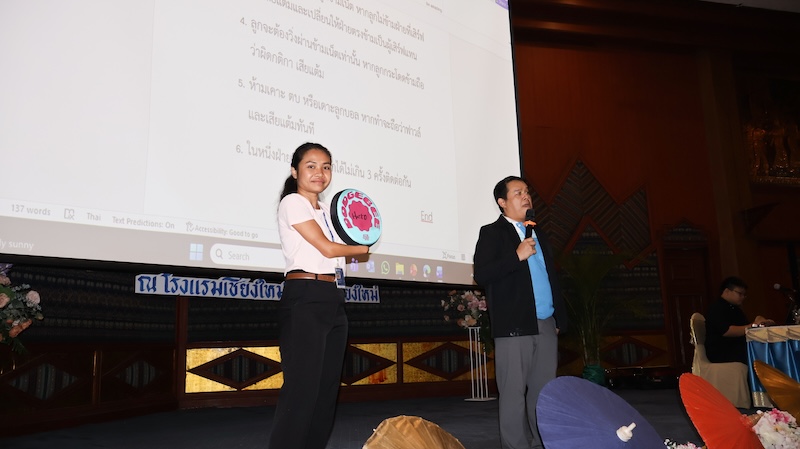 Picture 4: APCD resource persons, Mr. Watcharapol and Ms. Siriporn presented inclusive leisure, recreation and sports, sharing expertise learned from Japanese experts to enhance awareness and practices in Thailand.