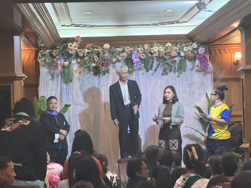 ภาพที่ 5 : ทีมงาน ศพอ. ร่วมกับอาสาสมัคร จัดกิจกรรมฝึกซ้อมอพยพหนีไฟ เพื่อให้ผู้เข้าร่วมได้เรียนรู้และฝึกปฏิบัติการอพยพอย่างปลอดภัยในสถานการณ์ฉุกเฉิน