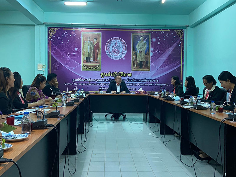 2.	Mr. Piroon Laismit, a main resource person, conducted a knowledge sharing and exchanged ideas in the area of Disability Inclusive Business (DIB) and Convention on the Rights of Persons with Disabilities (CRPD): Article 27-Work and Employment promotion.