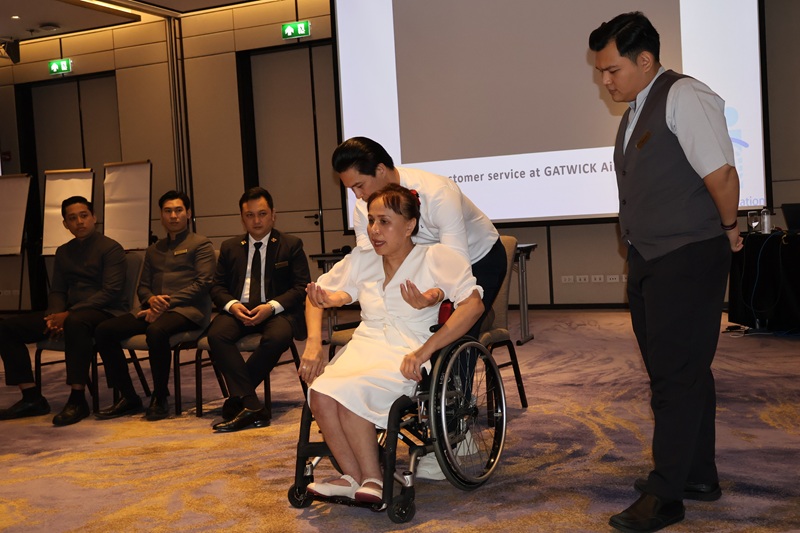 Ms. Nongnuch Maytarjittipun,  APCD Information & Knowledge Management delivered instruction to staff on how to effectively serve customers with disabilities.