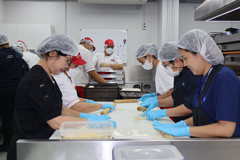 มูลนิธิร็อกกี้เฟลเลอร์และ TICA ร่วมกิจกรรม Day of Service กับโครงการ APCD 60+ Plus