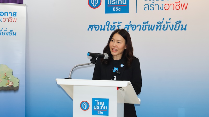 Picture 4: Ms. Thitima Liangpanich, Senior Vice President, Corporate Communications at Thai Life Insurance Public Company Limited, gave the opening speech.