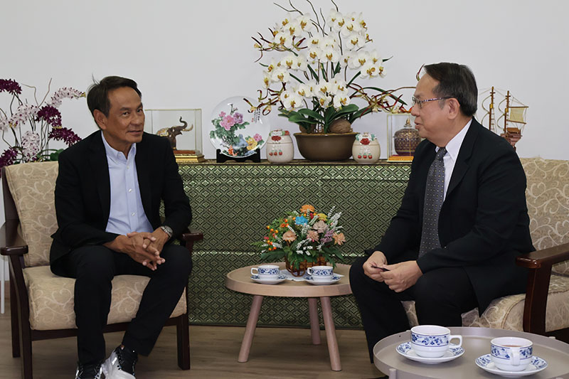 ราชยานยนต์สมาคมแห่งประเทศไทย ในพระบรมราชูปถัมภ์ มอบเงินบริจาคแก่มูลนิธิศูนย์พัฒนาและฝึกอบรมคนพิการแห่งเอเชียและแปซิฟิก (ศพอ. / APCD) เพื่อสนับสนุนกิจกรรมพัฒนาคนพิการ
